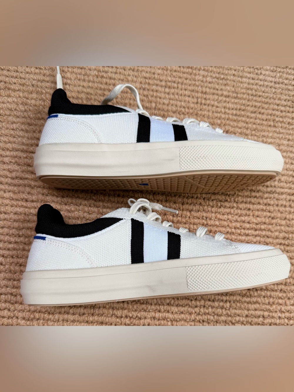 NWOT Rothy's The Women's RS02 White Canvas Sneakers with Black Trim size 7 - Picture 6 of 12